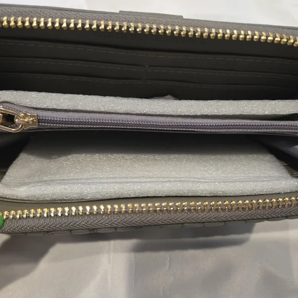 NWT Badgley Mischka Grey Long Wallet with Phone Pocket and Wristlet - Picture 5 of 8
